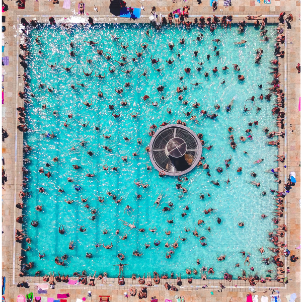 control de aforo en piscinas comunitarias